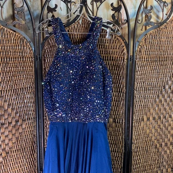 vintage beaded evening dress SHERRI HILL 50859 Light Blue V-Neck Satin with Ivory Beaded Bodice Dre –  Style Exchange Boutique PGH